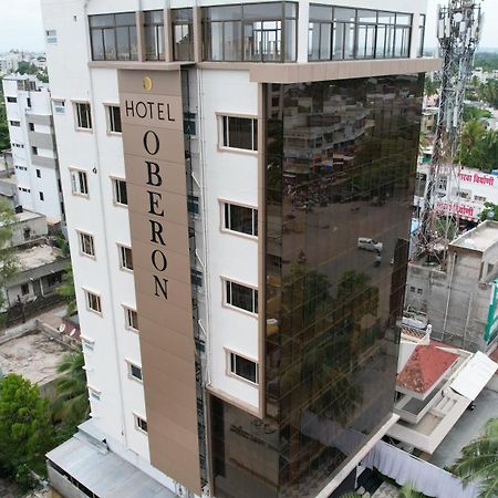 Hotel Oberon Solapur Exteriör bild